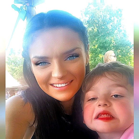 Meet your Posher, Brooke - Picture 1 of 1